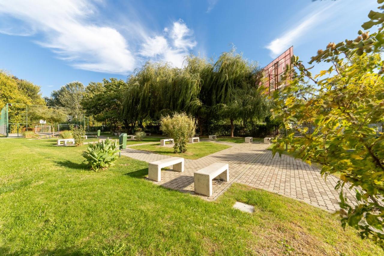 Ari - Ared Luxurious Apartments With Balcony & Free Parking Arad Dış mekan fotoğraf