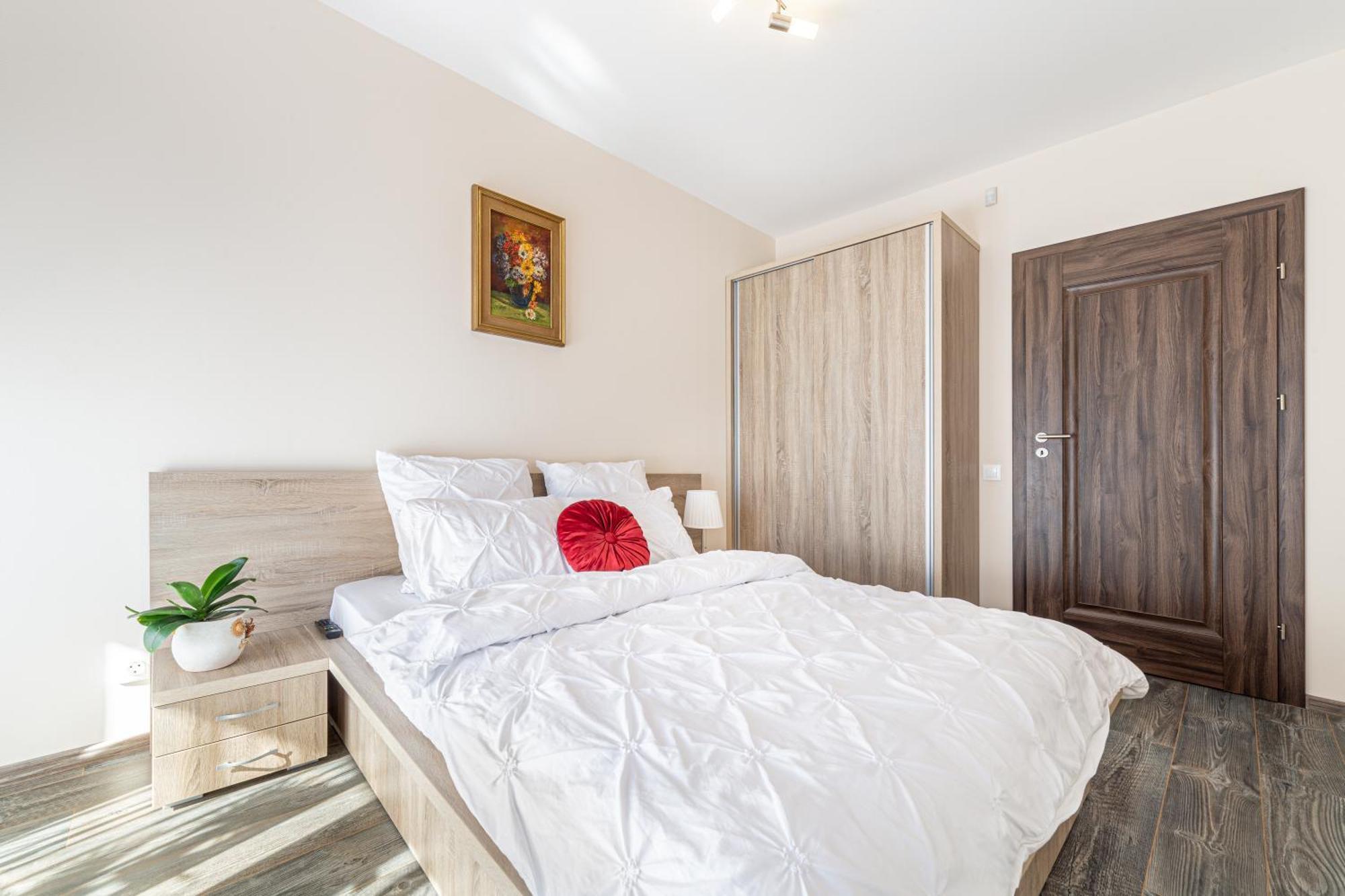 Ari Red Apartment In Complexul Ared Kaufland Arad Dış mekan fotoğraf