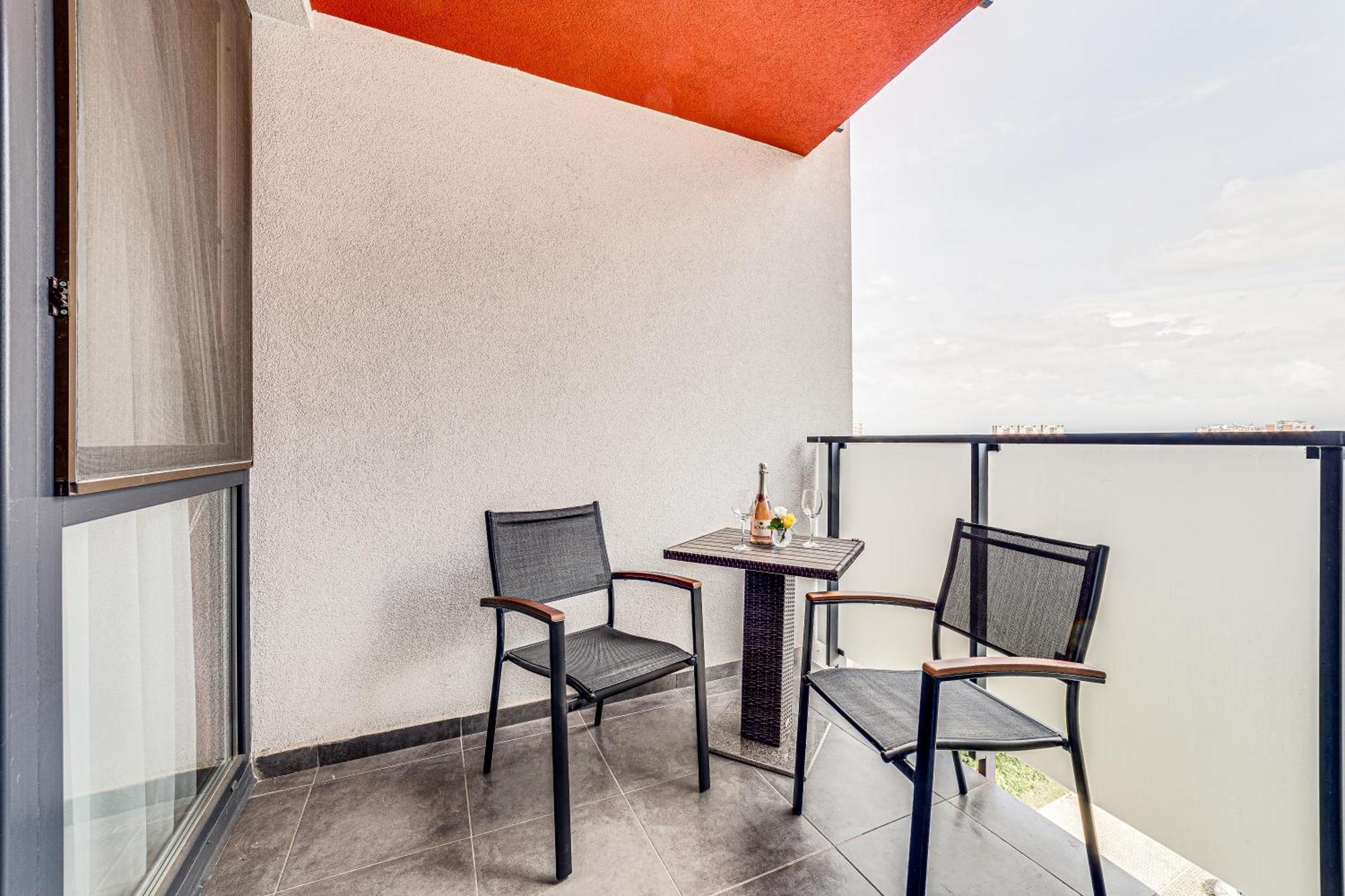 Ari - Ared Luxurious Apartments With Balcony & Free Parking Arad Dış mekan fotoğraf