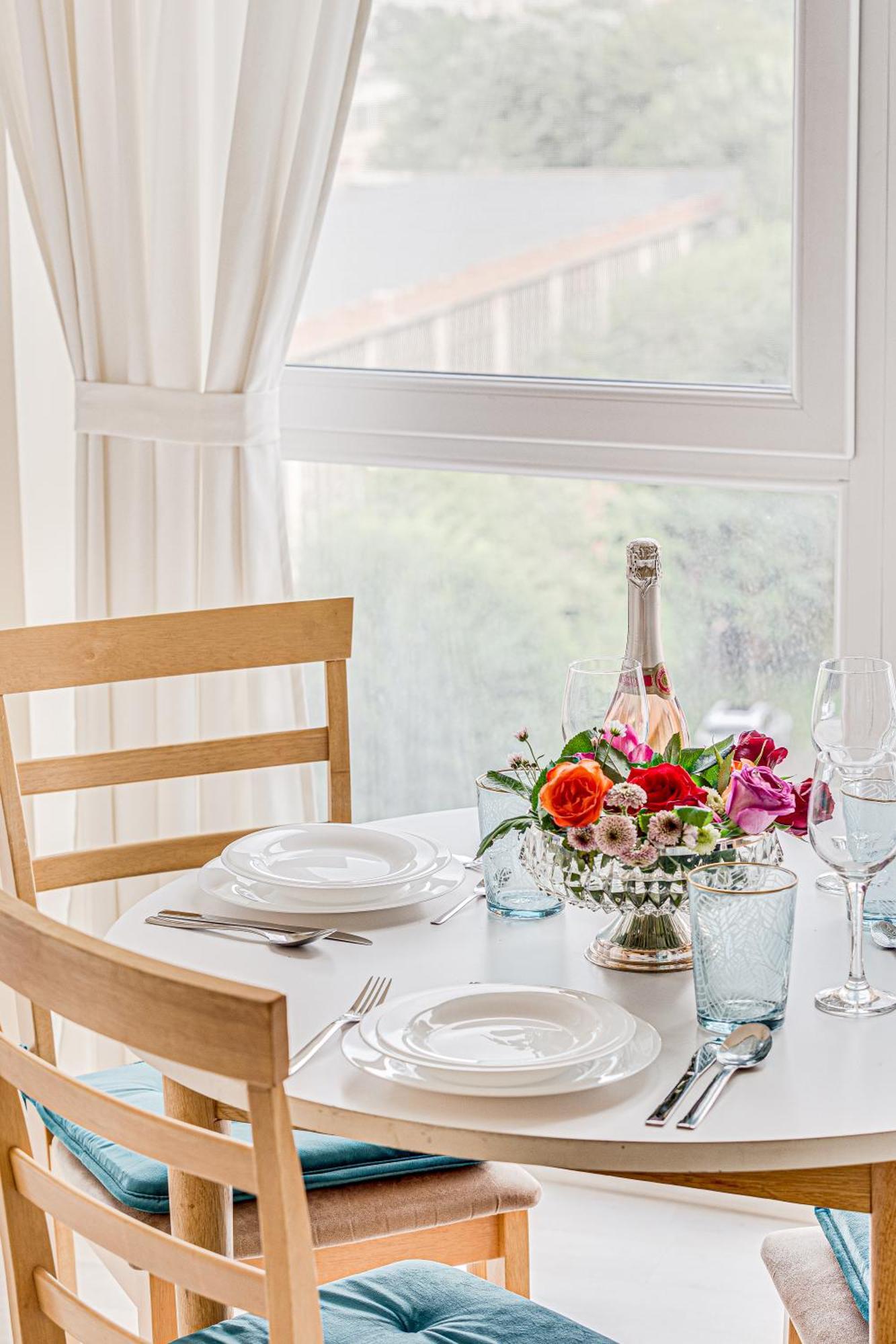 Ari - Ared Luxurious Apartments With Balcony & Free Parking Arad Dış mekan fotoğraf